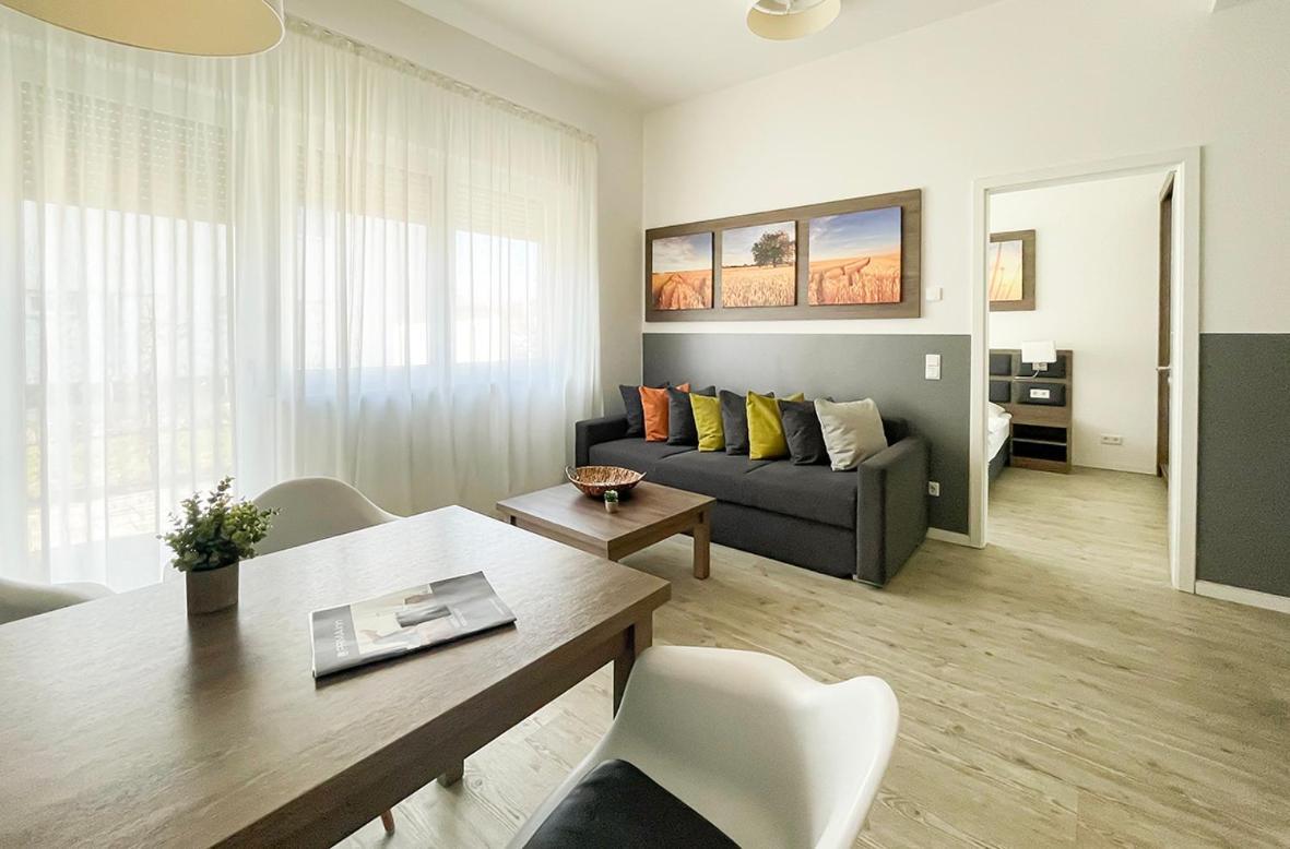 PRIMA Inn Ferienwohnungen Seetor Residenz Neuruppin Exterior foto